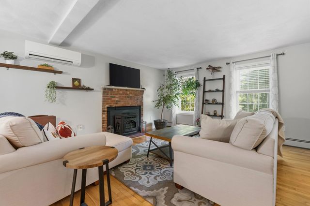 8 Kenwood Drive, Newton, NH 03858