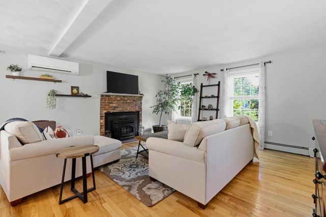 8 Kenwood Drive, Newton, NH 03858