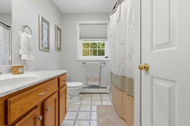 8 Kenwood Drive, Newton, NH 03858