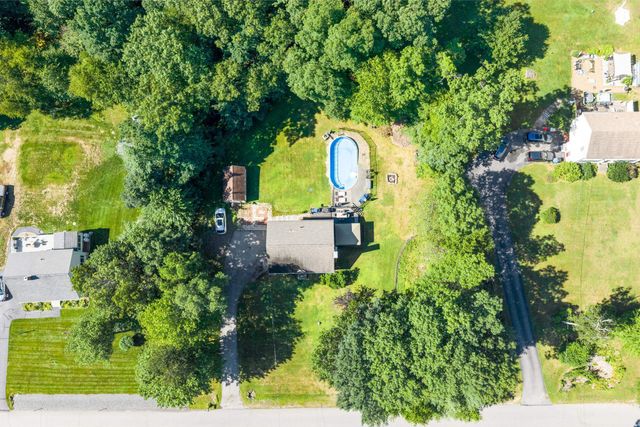 8 Kenwood Drive, Newton, NH 03858