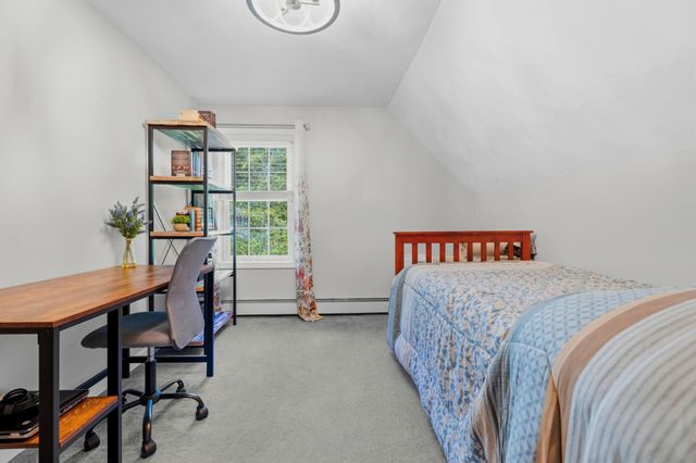 8 Kenwood Drive, Newton, NH 03858