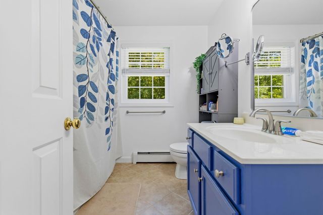 8 Kenwood Drive, Newton, NH 03858