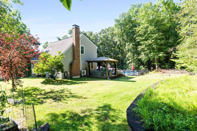 8 Kenwood Drive, Newton, NH 03858