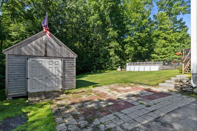 8 Kenwood Drive, Newton, NH 03858