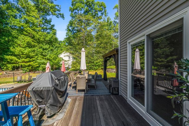 8 Kenwood Drive, Newton, NH 03858