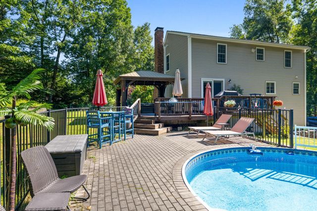 8 Kenwood Drive, Newton, NH 03858