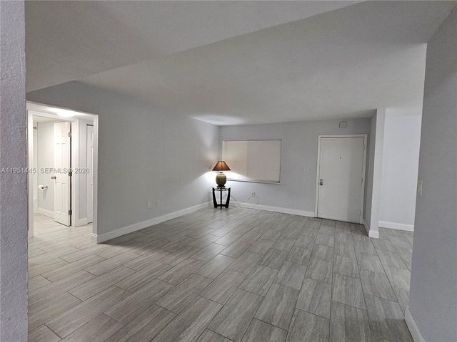 8075 SW 107th Ave 114, Miami, FL 33173