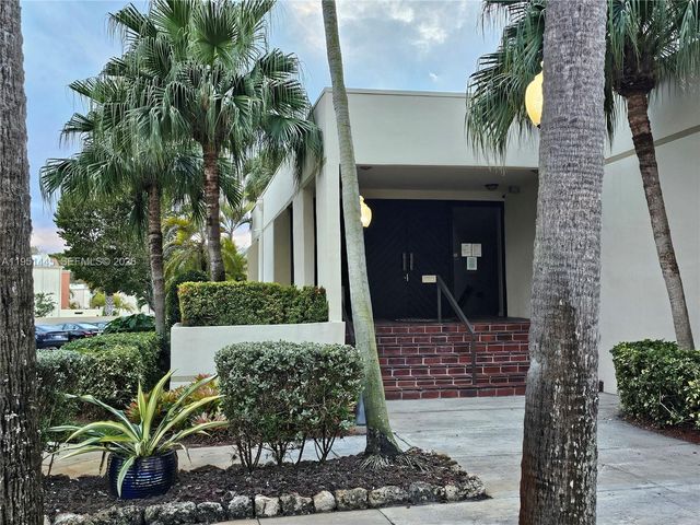 8075 SW 107th Ave 114, Miami, FL 33173