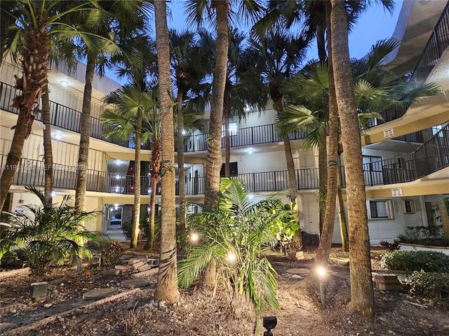 8075 SW 107th Ave 114, Miami, FL 33173