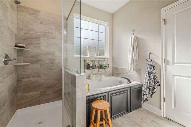 10600 Scarlet Peak Court, Bryan, TX 77845