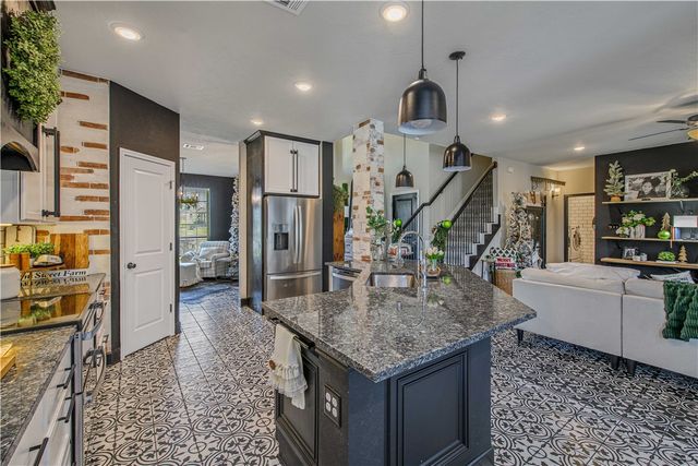 10600 Scarlet Peak Court, Bryan, TX 77845