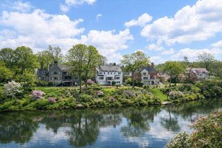 10 Dartmouth Street, Winchester, MA 01890