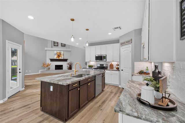 108 April Cove, Conroe, TX 77356