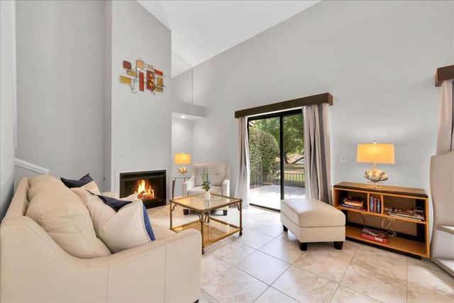 204 Lakecrest Lane, Palm Desert, CA 92260