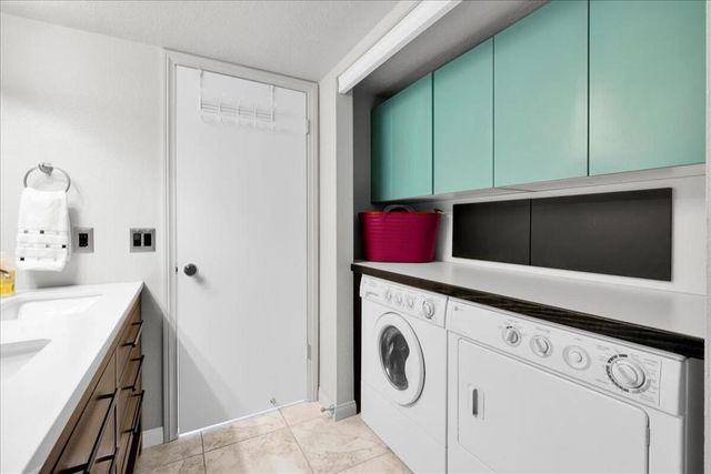 204 Lakecrest Lane, Palm Desert, CA 92260