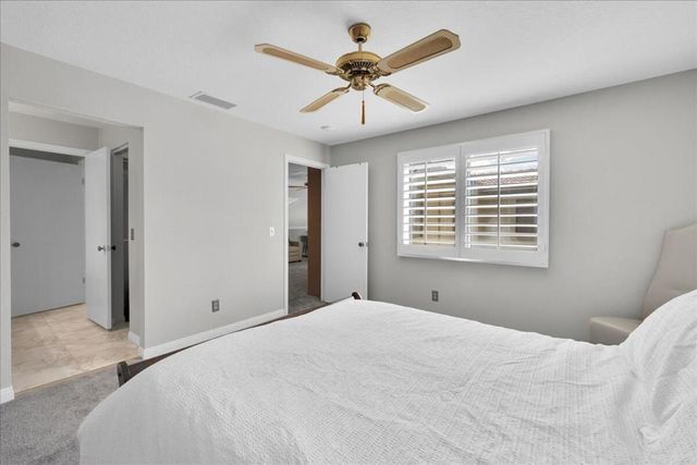 204 Lakecrest Lane, Palm Desert, CA 92260