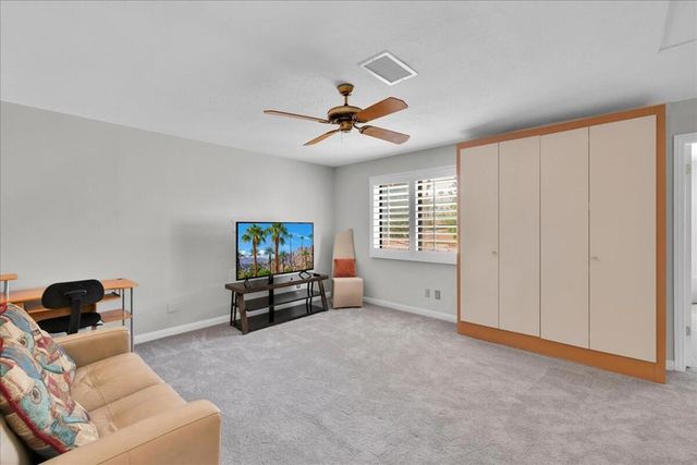 204 Lakecrest Lane, Palm Desert, CA 92260