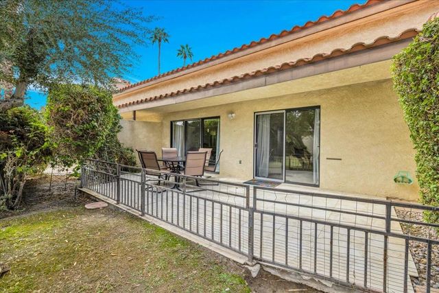 204 Lakecrest Lane, Palm Desert, CA 92260