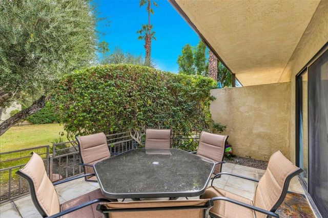 204 Lakecrest Lane, Palm Desert, CA 92260