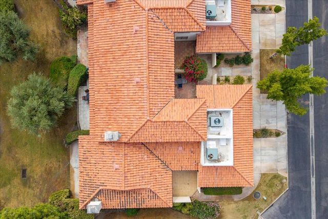 204 Lakecrest Lane, Palm Desert, CA 92260