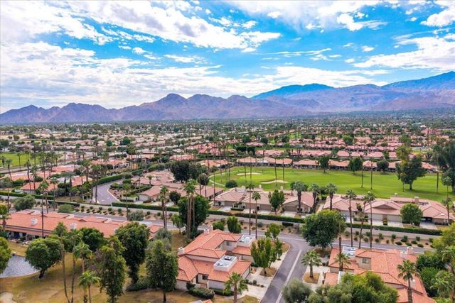 204 Lakecrest Lane, Palm Desert, CA 92260
