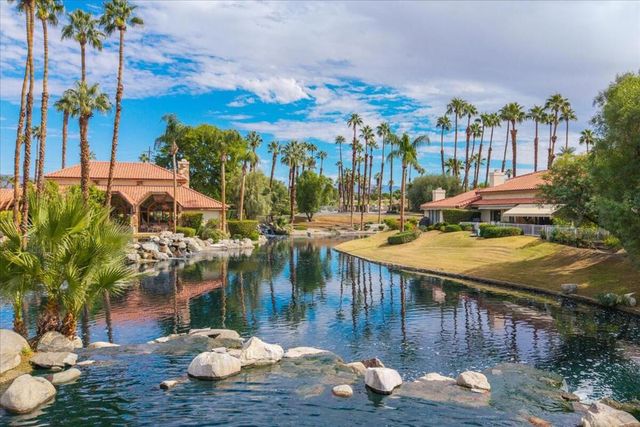 204 Lakecrest Lane, Palm Desert, CA 92260