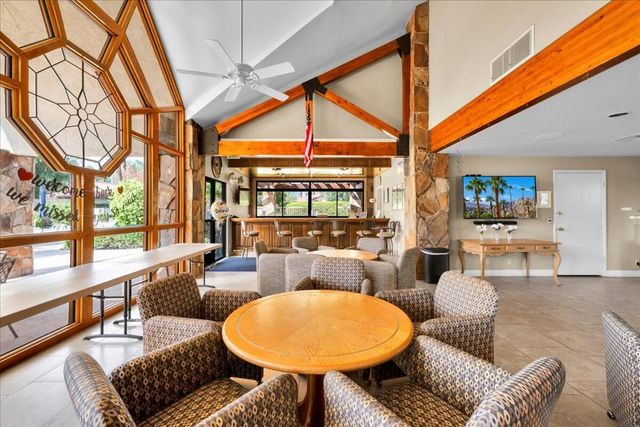 204 Lakecrest Lane, Palm Desert, CA 92260