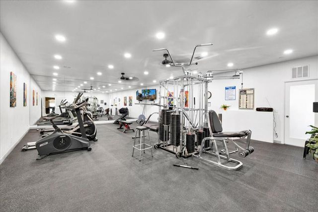 204 Lakecrest Lane, Palm Desert, CA 92260