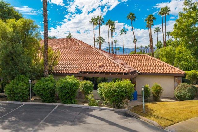 204 Lakecrest Lane, Palm Desert, CA 92260