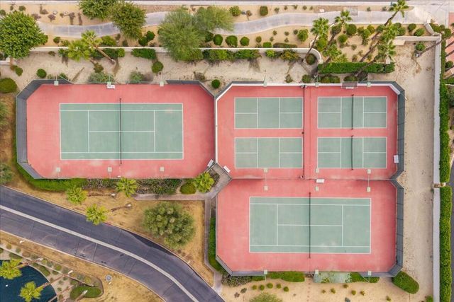 204 Lakecrest Lane, Palm Desert, CA 92260