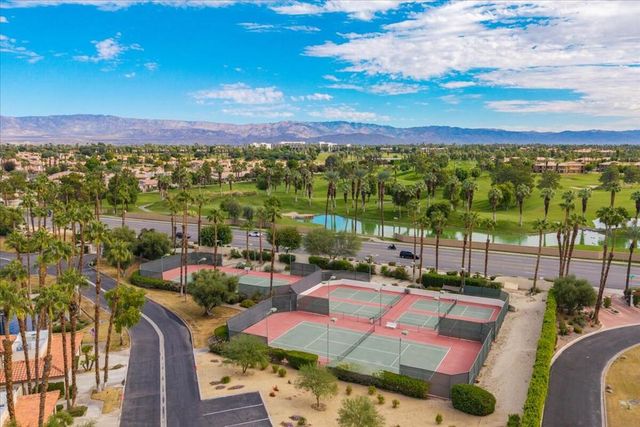 204 Lakecrest Lane, Palm Desert, CA 92260