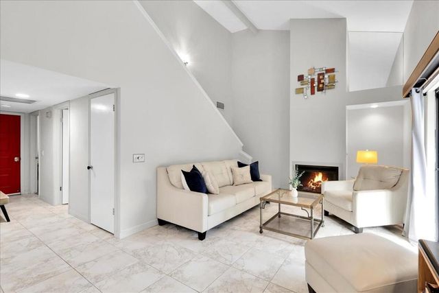 204 Lakecrest Lane, Palm Desert, CA 92260