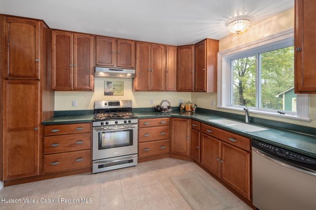 6550 Hill Street, Hudson, NY 12534