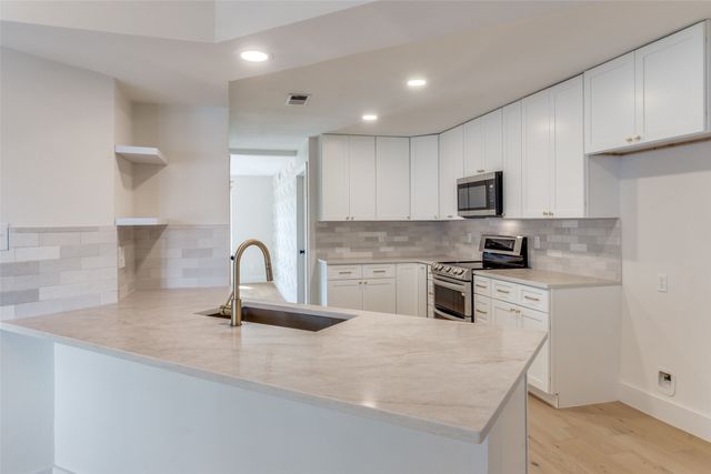 525 Stillmeadow Drive, Richardson, TX 75081