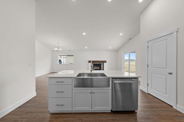 4124 SW Pumice Avenue 75, Redmond, OR 97756