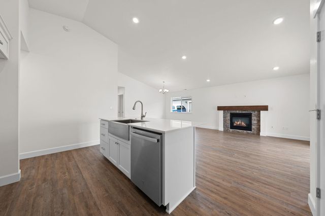 4124 SW Pumice Avenue 75, Redmond, OR 97756