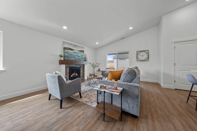 4124 SW Pumice Avenue 75, Redmond, OR 97756