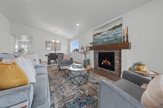 4124 SW Pumice Avenue 75, Redmond, OR 97756