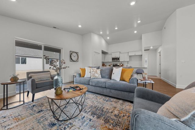 4124 SW Pumice Avenue 75, Redmond, OR 97756