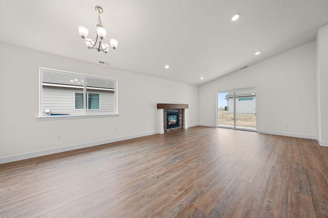 4124 SW Pumice Avenue 75, Redmond, OR 97756