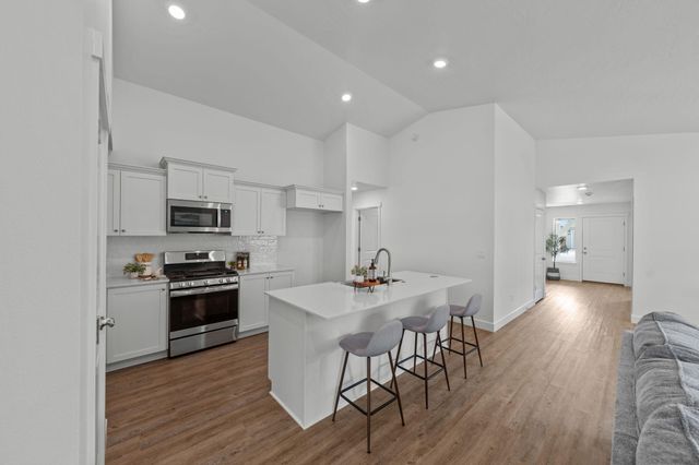 4124 SW Pumice Avenue 75, Redmond, OR 97756