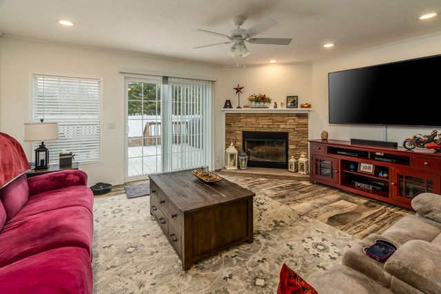 13310 E Idlewood Road, Mt Vernon, IL 62864