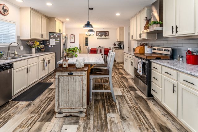 13310 E Idlewood Road, Mt Vernon, IL 62864