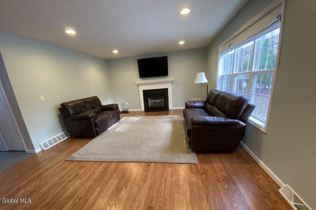 59 Glenburnie Drive, Wilton, NY 12831