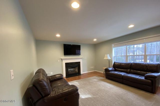 59 Glenburnie Drive, Wilton, NY 12831