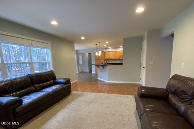 59 Glenburnie Drive, Wilton, NY 12831