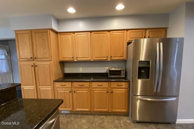 59 Glenburnie Drive, Wilton, NY 12831