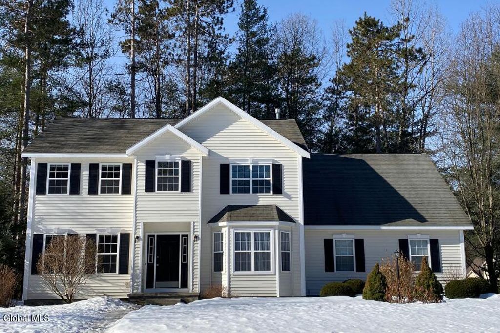 59 Glenburnie Drive, Wilton, NY 12831