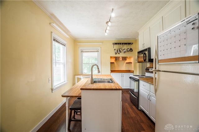17 Burgess Avenue, Dayton, OH 45415