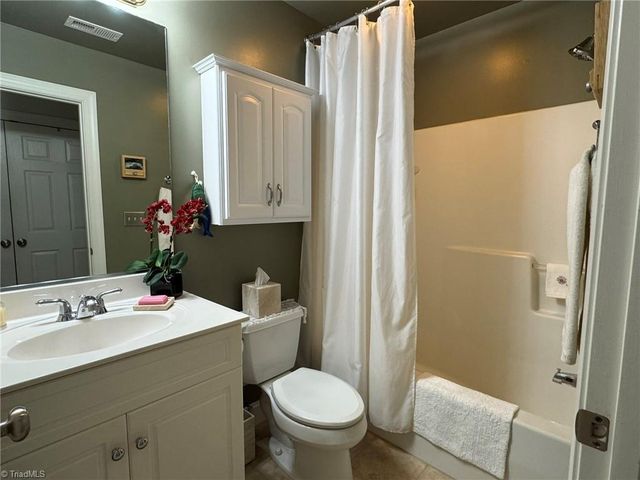 8706 M G Trail, Stokesdale, NC 27357